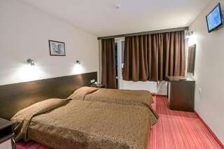Отель Hotel Prespa Пампорово Номер с 2 отдельными кроватями (для 2 взрослых)-7