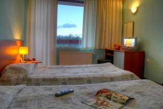 Отель Hotel Prespa Пампорово Номер с 2 отдельными кроватями (для 2 взрослых)-1